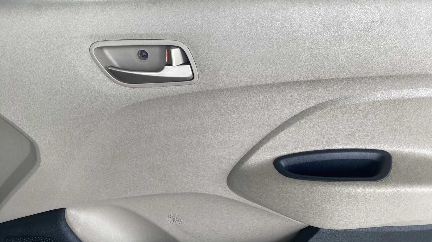 2019 Hyundai NEW SANTRO MAGNA, Petrol, Manual, 65,308 km, Driver Side Door Panels Control