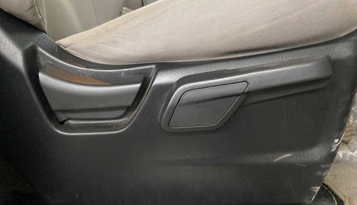2018 Mahindra Scorpio S7, Diesel, Manual, 51,702 km, Driver Side Adjustment Panel