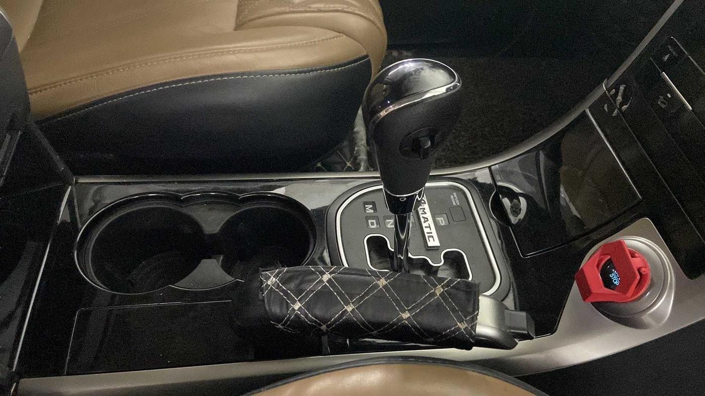 2019 Mahindra XUV500 W11 (O) AT, Diesel, Automatic, 52,721 km, Gear Lever