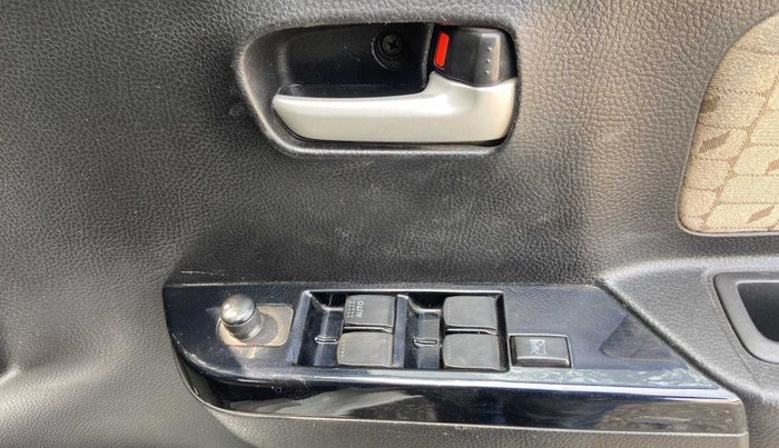 2017 Maruti Wagon R 1.0 VXI, Petrol, Manual, 60,892 km, Driver Side Door Panels Control