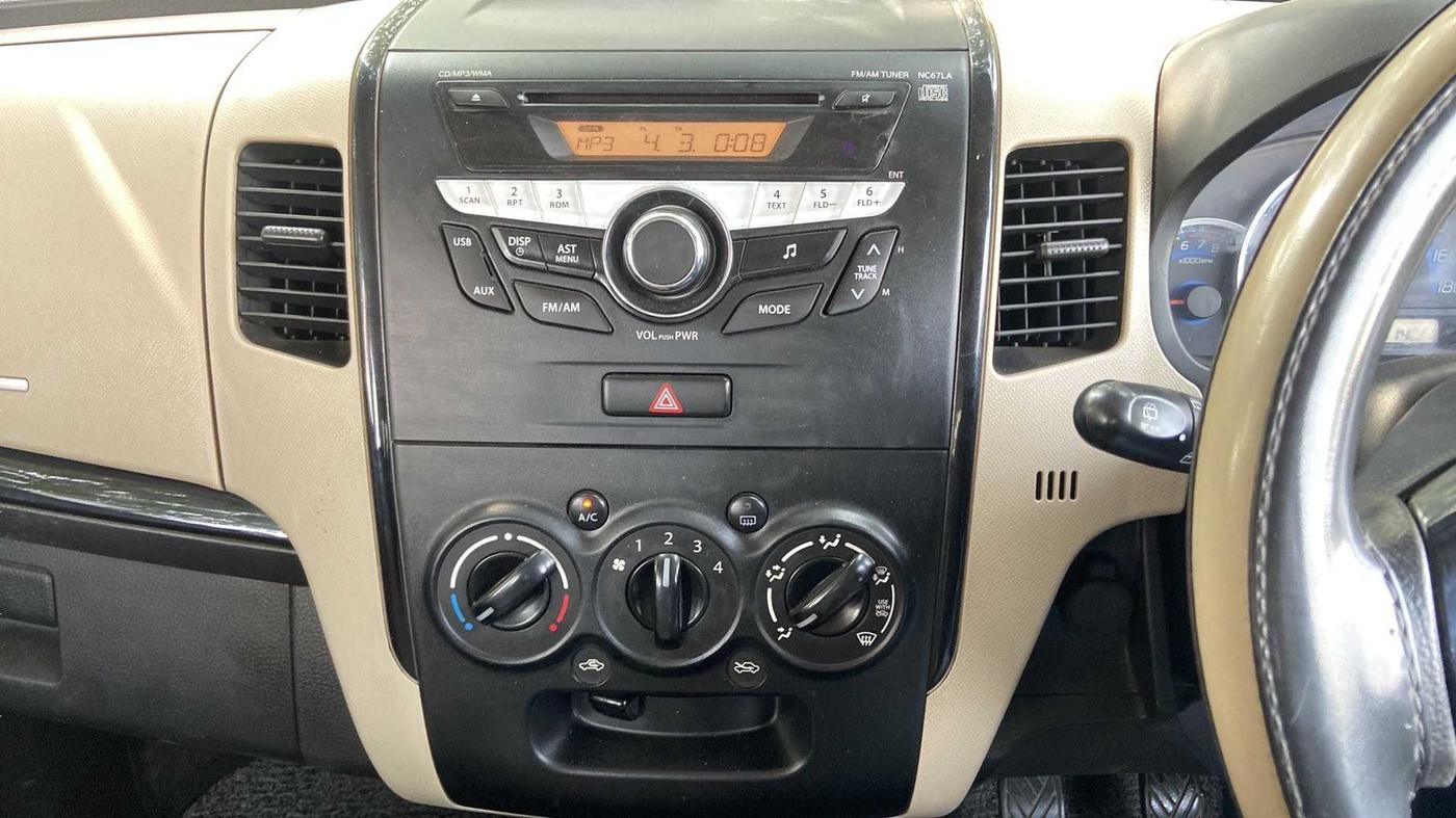 2017 Maruti Wagon R 1.0 VXI, Petrol, Manual, 60,892 km, Infotainment System