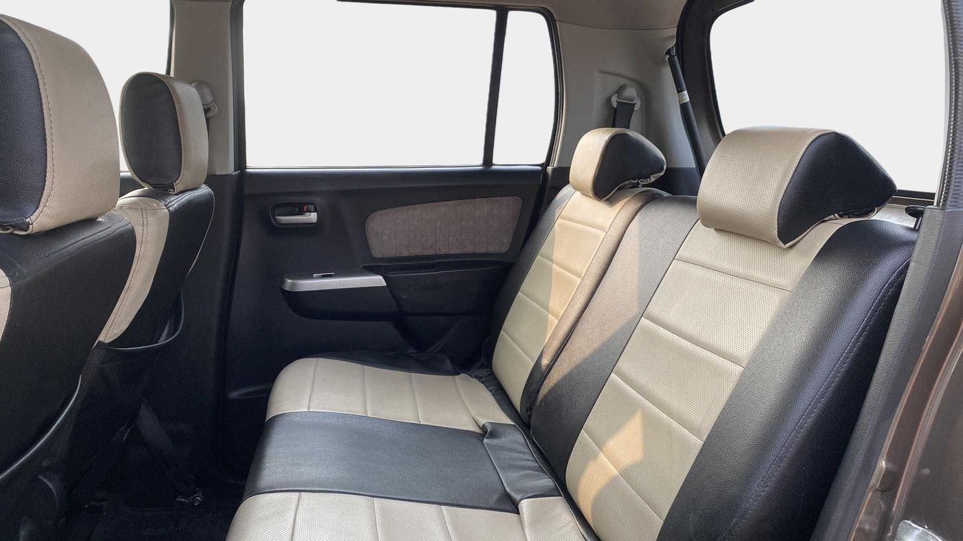 2015 Maruti Wagon R 1.0 VXI, Petrol, Manual, 31,355 km, Right Side Rear Door Cabin