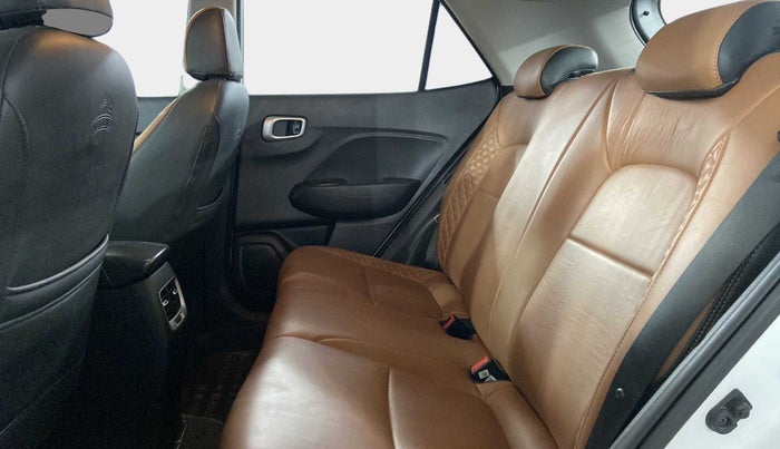 2020 Hyundai VENUE SX 1.5 CRDI, Diesel, Manual, 34,242 km, Right Side Rear Door Cabin