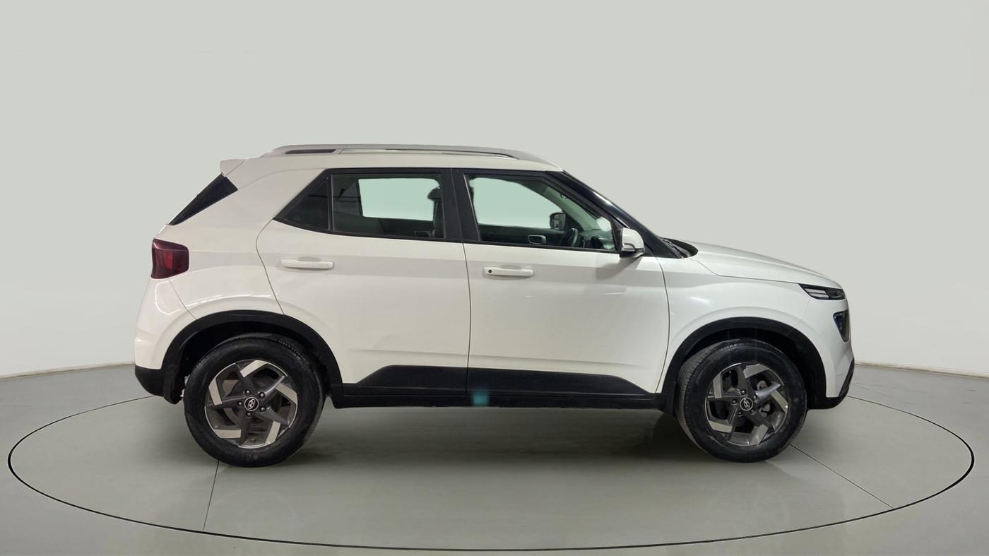 2020 Hyundai VENUE SX 1.5 CRDI, Diesel, Manual, 34,242 km, Right Side View