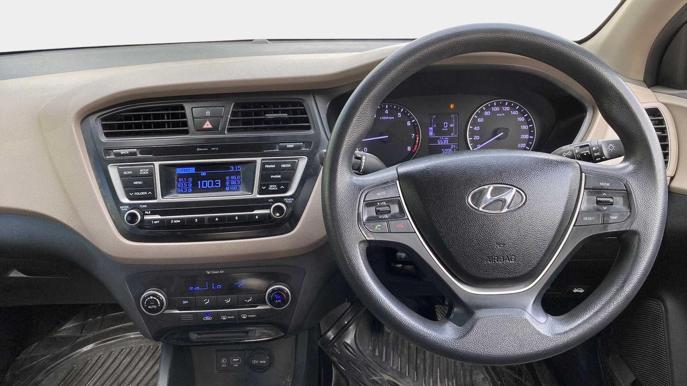 2016 Hyundai Elite i20 SPORTZ 1.2, Petrol, Manual, 59,947 km, Steering Wheel Close Up