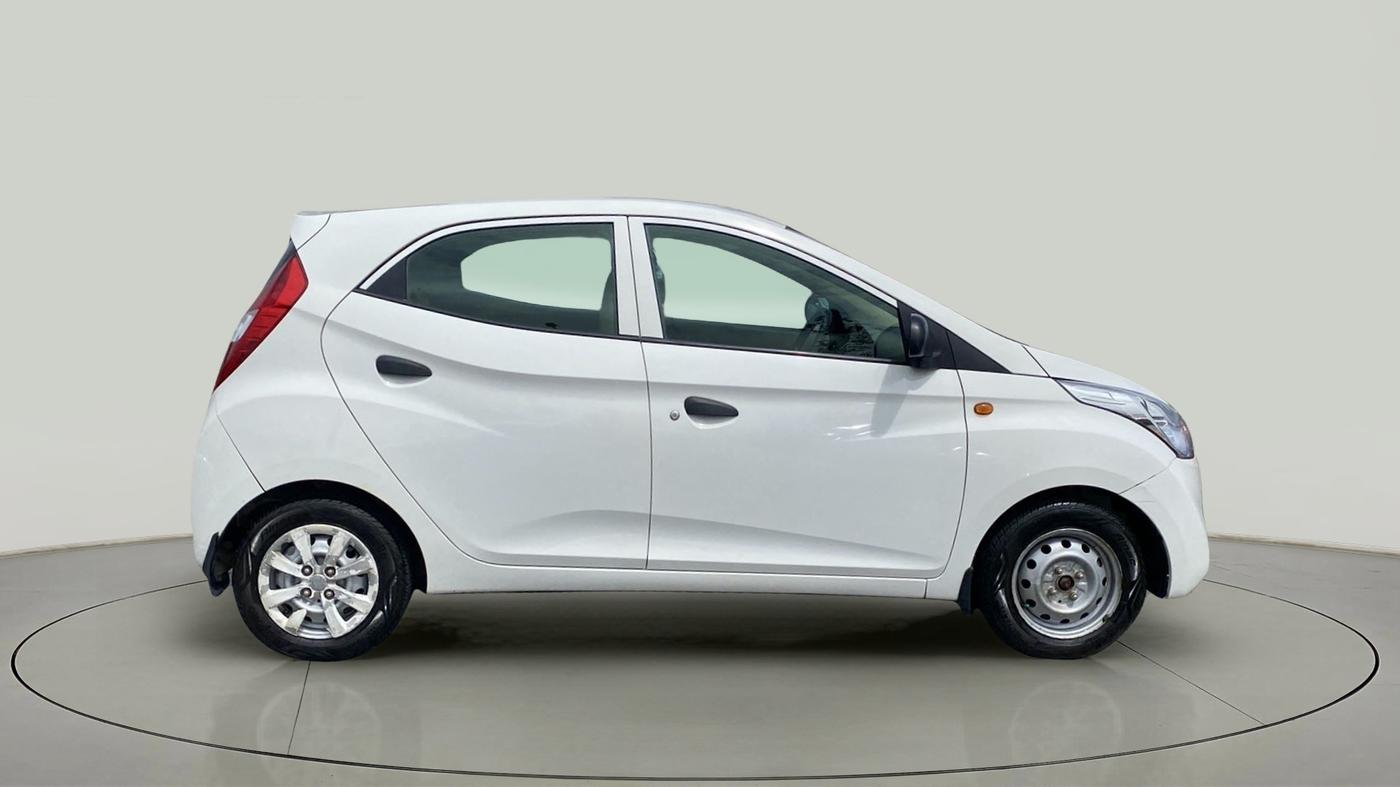 2017 Hyundai Eon ERA +, Petrol, Manual, 26,393 km, Right Side View