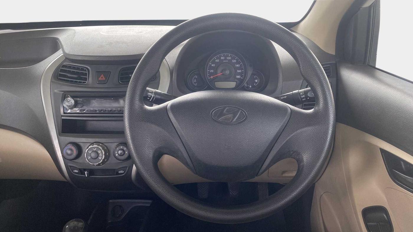 2017 Hyundai Eon ERA +, Petrol, Manual, 26,393 km, Steering Wheel Close Up
