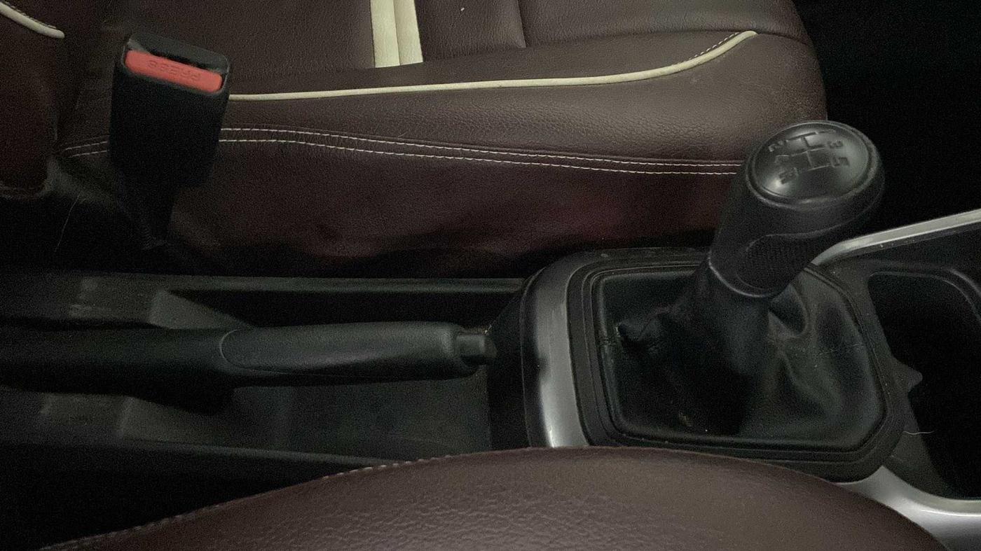 2020 Maruti IGNIS SIGMA 1.2, Petrol, Manual, 16,036 km, Gear Lever