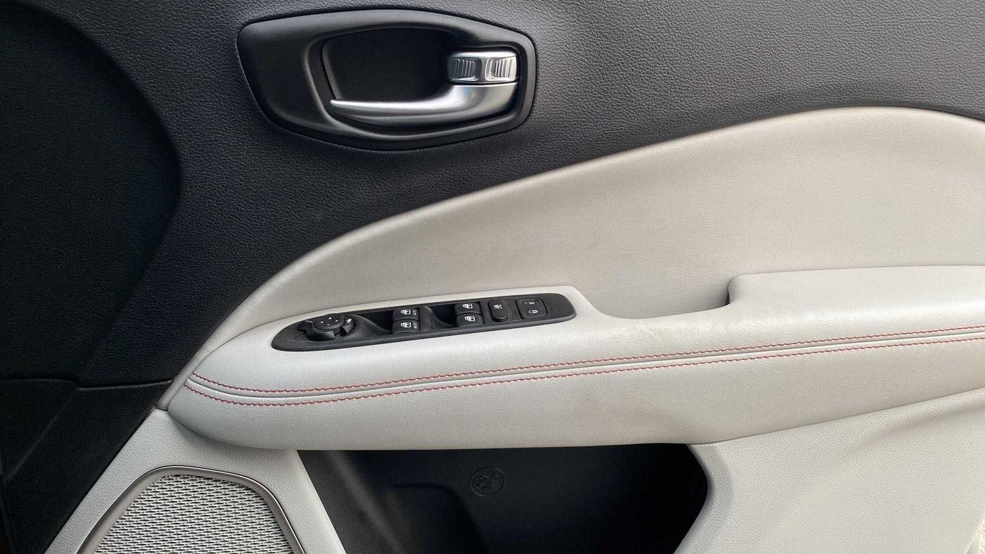 2018 Jeep Compass LIMITED 1.4 PETROL AT, Petrol, Automatic, 80,364 km, Driver Side Door Panels Control