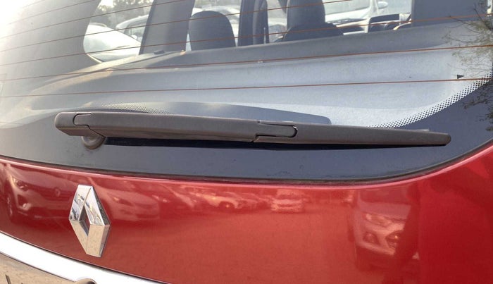 2018 Renault Duster RXS CVT, Petrol, Automatic, 43,966 km, Rear windshield - Minor spot on windshield