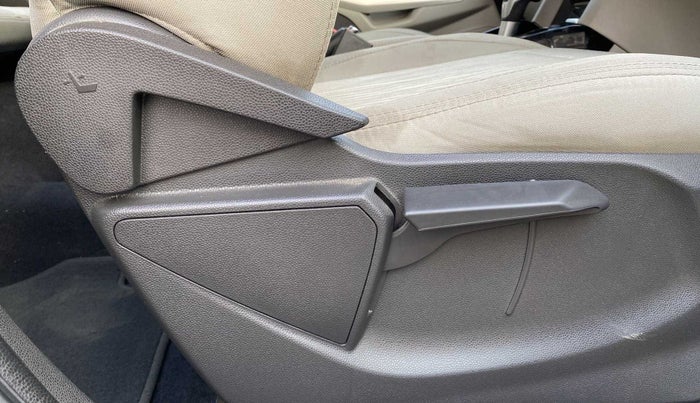 2016 Ford Ecosport TITANIUM 1.5L PETROL AT, Petrol, Automatic, 22,296 km, Driver Side Adjustment Panel