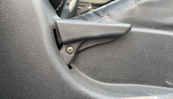 2018 Tata Tiago XTA PETROL, CNG, Automatic, 40,505 km, Driver Side Adjustment Panel