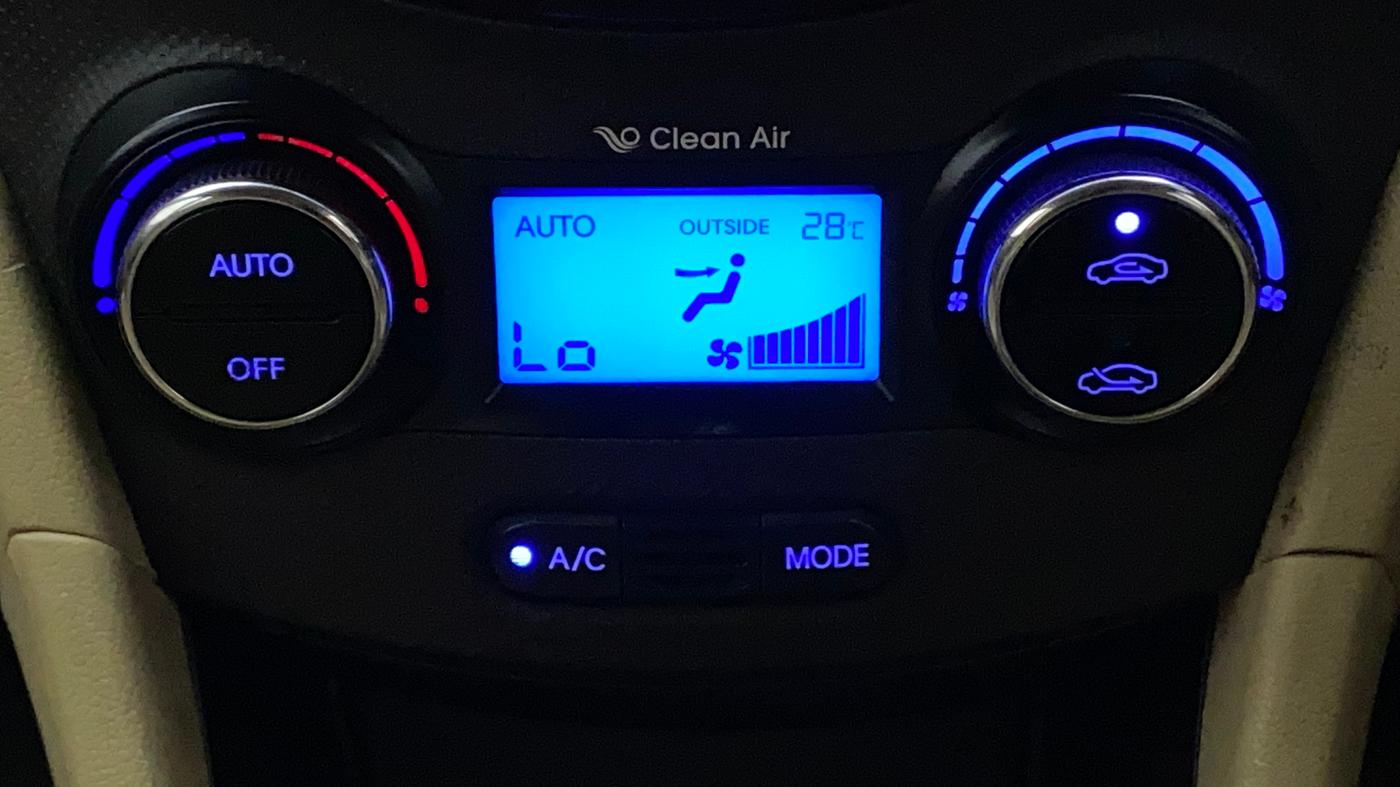 2012 Hyundai Verna FLUIDIC 1.6 VTVT SX OPT, Petrol, Manual, 69,778 km, Automatic Climate Control