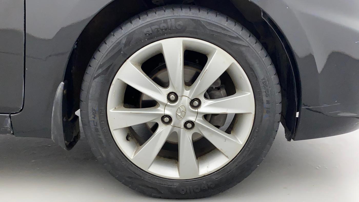 2012 Hyundai Verna FLUIDIC 1.6 VTVT SX OPT, Petrol, Manual, 69,778 km, Right Front Wheel