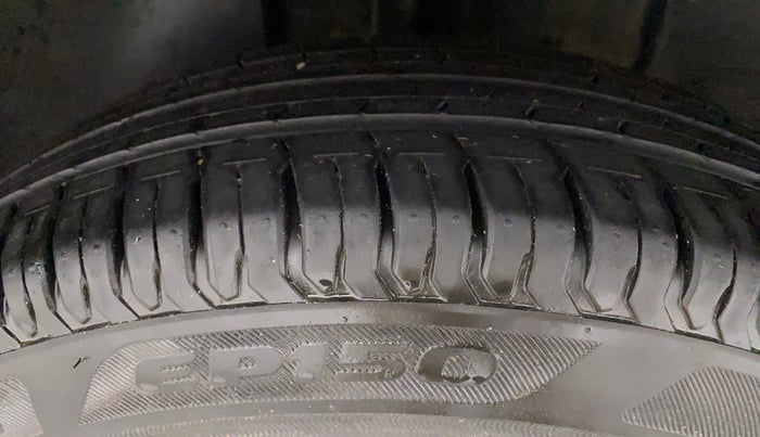 2020 Tata ALTROZ XM PETROL, Petrol, Manual, 30,010 km, Right Rear Tyre Tread