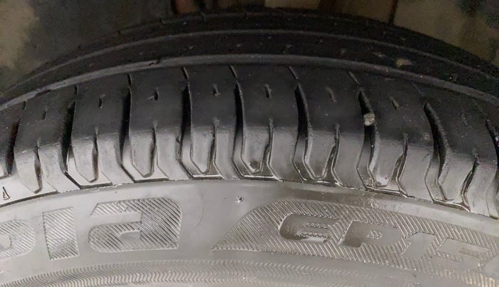 2020 Tata ALTROZ XM PETROL, Petrol, Manual, 30,010 km, Left Front Tyre Tread
