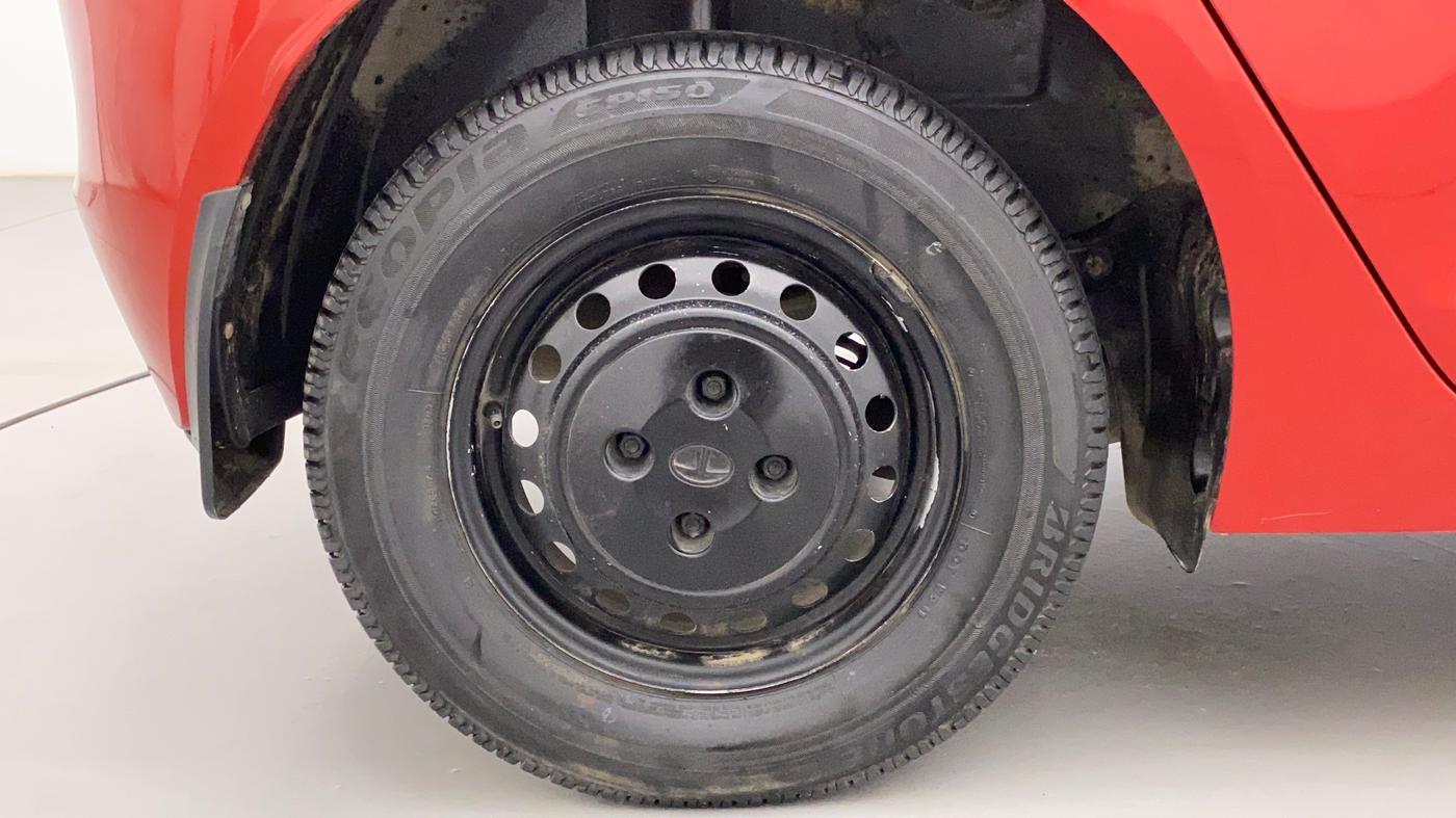 2020 Tata ALTROZ XM PETROL, Petrol, Manual, 30,010 km, Right Rear Wheel