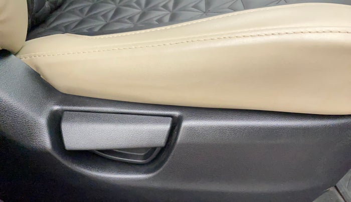 2019 Hyundai NEW SANTRO SPORTZ AMT, Petrol, Automatic, 17,234 km, Driver Side Adjustment Panel
