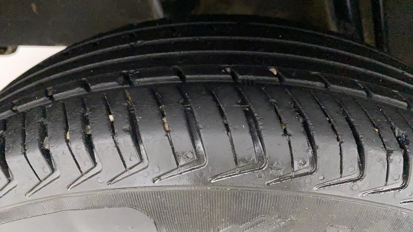 2018 Renault Kwid CLIMBER 1.0, Petrol, Manual, 47,599 km, Right Rear Tyre Tread