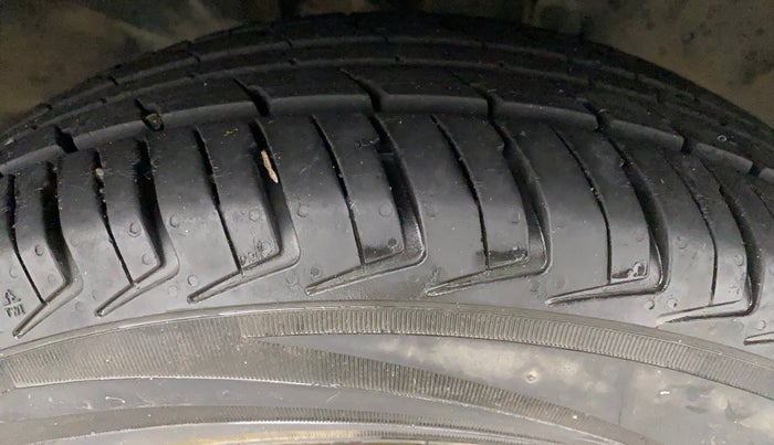 2018 Renault Kwid CLIMBER 1.0, Petrol, Manual, 47,599 km, Right Front Tyre Tread