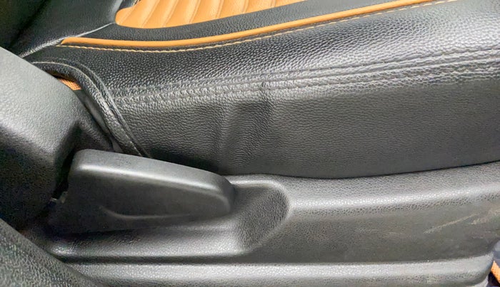 2018 Renault Kwid CLIMBER 1.0, Petrol, Manual, 47,599 km, Driver Side Adjustment Panel