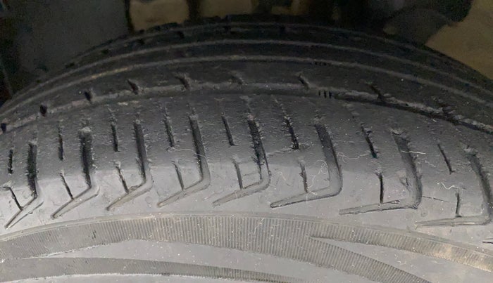 2018 Renault Kwid CLIMBER 1.0, Petrol, Manual, 47,599 km, Left Front Tyre Tread