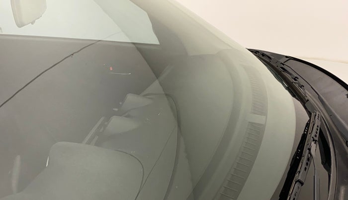 2021 Maruti Swift VXI, Petrol, Manual, 40,050 km, Front windshield - Minor spot on windshield