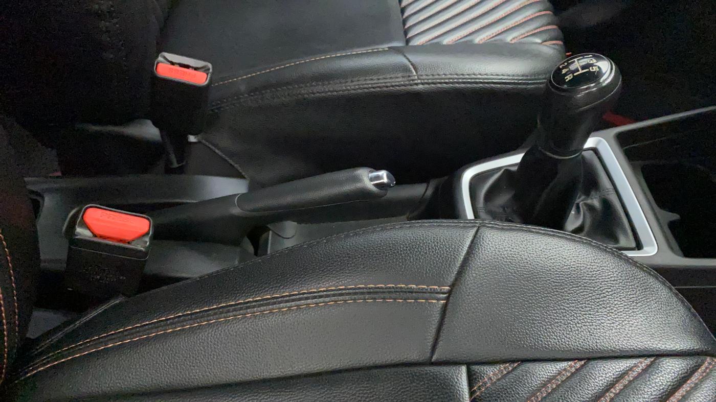 2021 Maruti Swift VXI, Petrol, Manual, 40,050 km, Gear Lever