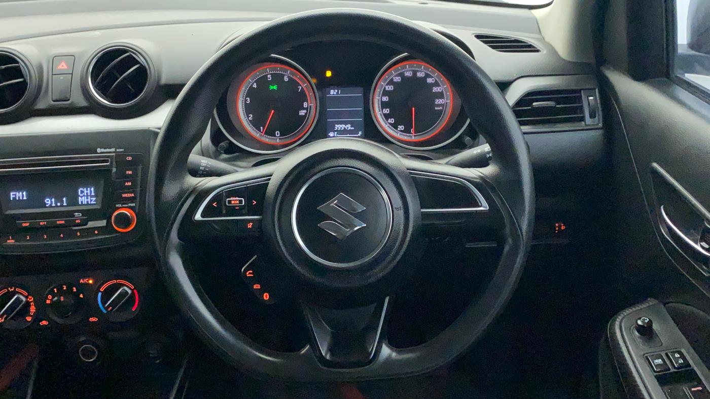 2021 Maruti Swift VXI, Petrol, Manual, 40,050 km, Steering Wheel Close Up