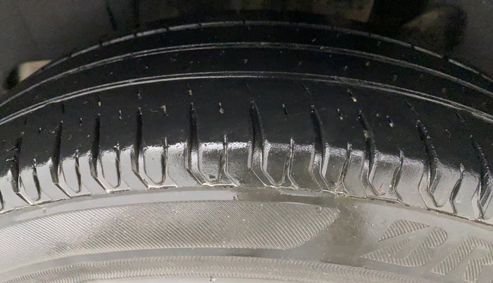 2021 Maruti Swift VXI, Petrol, Manual, 40,050 km, Left Rear Tyre Tread