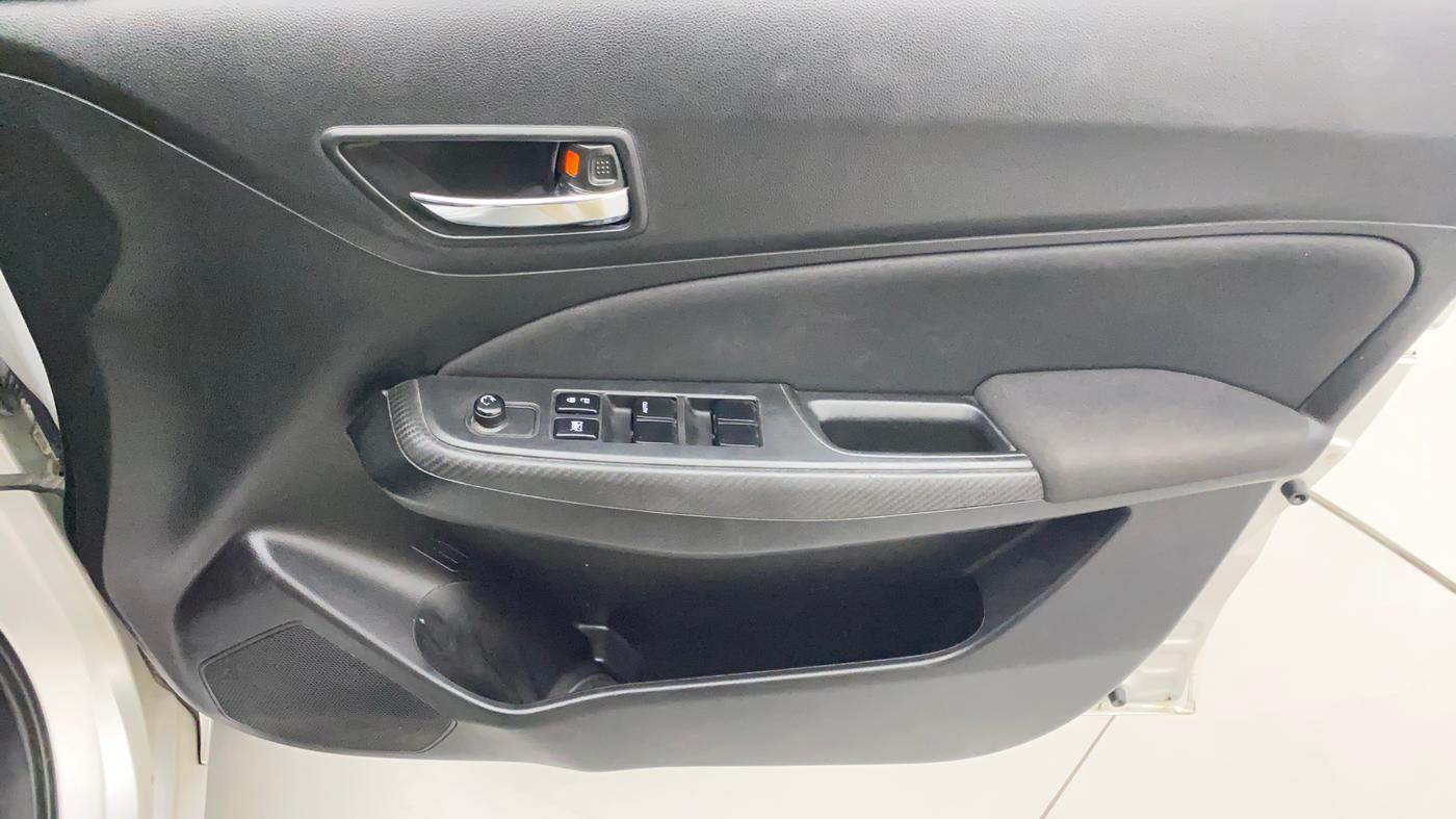 2021 Maruti Swift VXI, Petrol, Manual, 40,050 km, Driver Side Door Panels Control