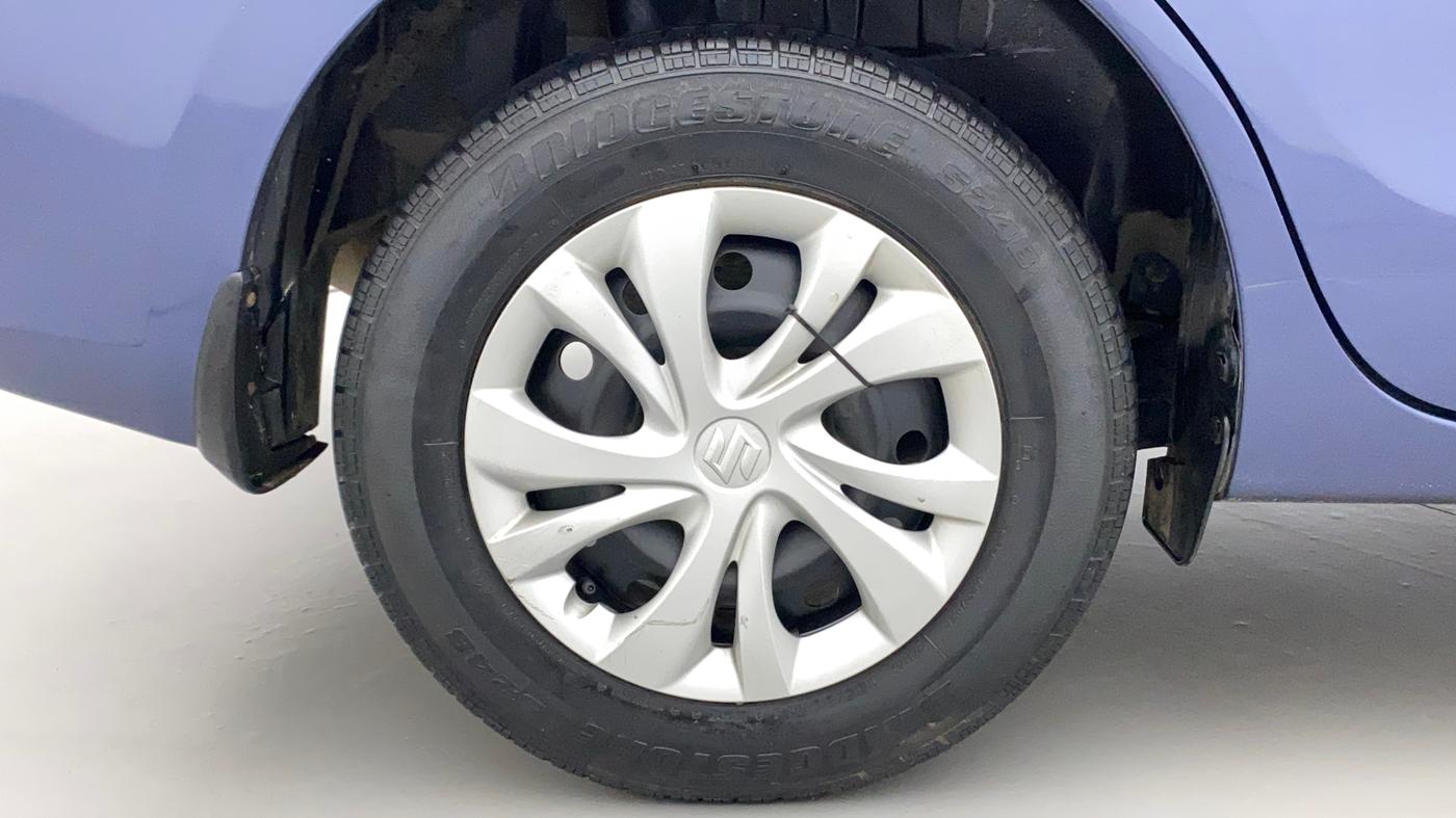 2017 Maruti Dzire VDI AMT, Diesel, Automatic, 1,00,695 km, Right Rear Wheel