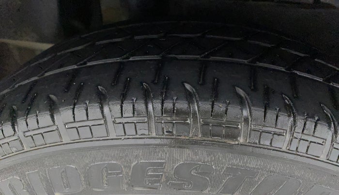 2017 Maruti Dzire VDI AMT, Diesel, Automatic, 1,00,695 km, Right Rear Tyre Tread