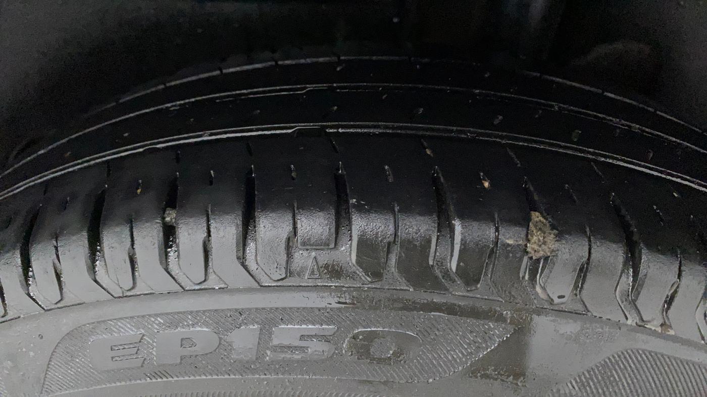 2017 Maruti Dzire VDI AMT, Diesel, Automatic, 1,00,695 km, Left Rear Tyre Tread