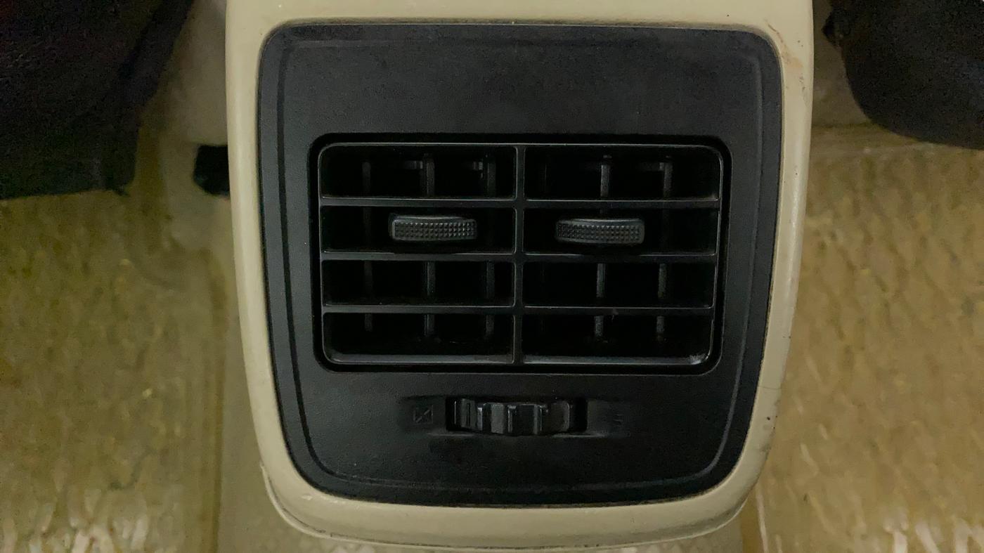 2017 Maruti Dzire VDI AMT, Diesel, Automatic, 1,00,695 km, Rear AC Vents