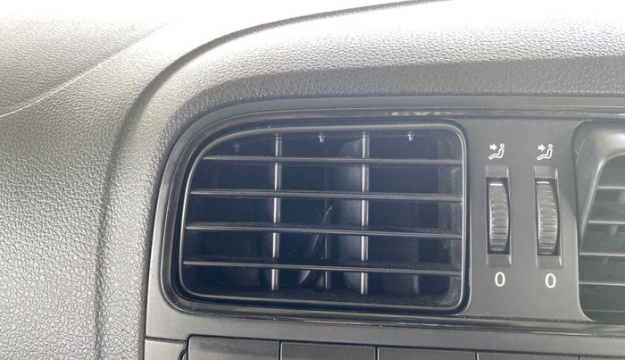 2012 Volkswagen Polo COMFORTLINE 1.2L PETROL, Petrol, Manual, 74,075 km, AC Unit - Front vent has minor damage