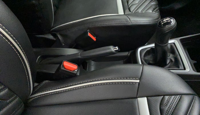 2023 Maruti Swift VXI, Petrol, Manual, 8,041 km, Gear Lever