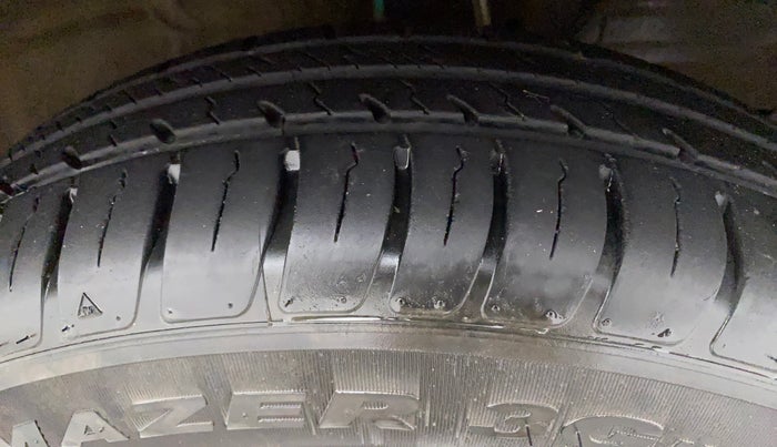 2023 Maruti Swift VXI, Petrol, Manual, 8,041 km, Right Front Tyre Tread