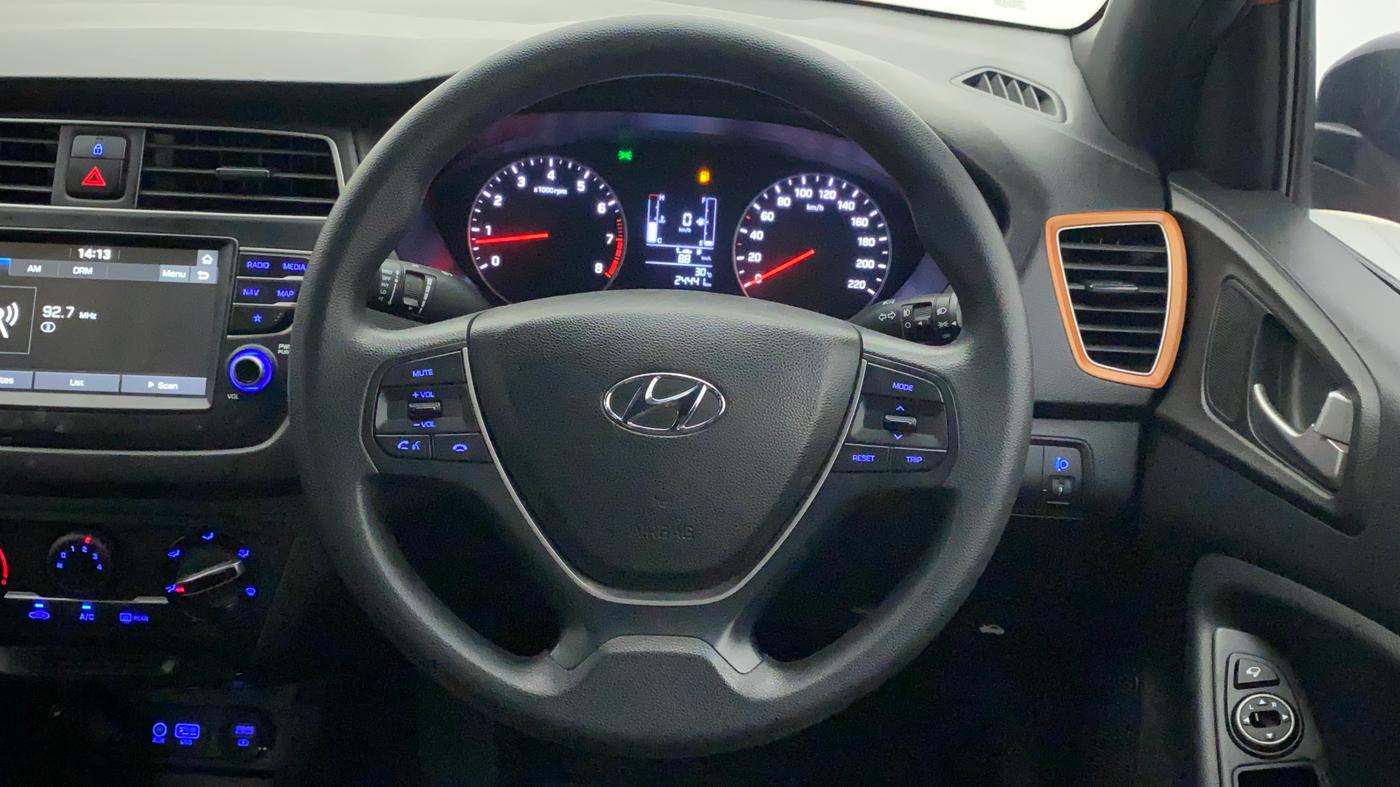 2019 Hyundai Elite i20 SPORTZ PLUS 1.2 DUAL TONE, Petrol, Manual, 24,441 km, Steering Wheel Close Up