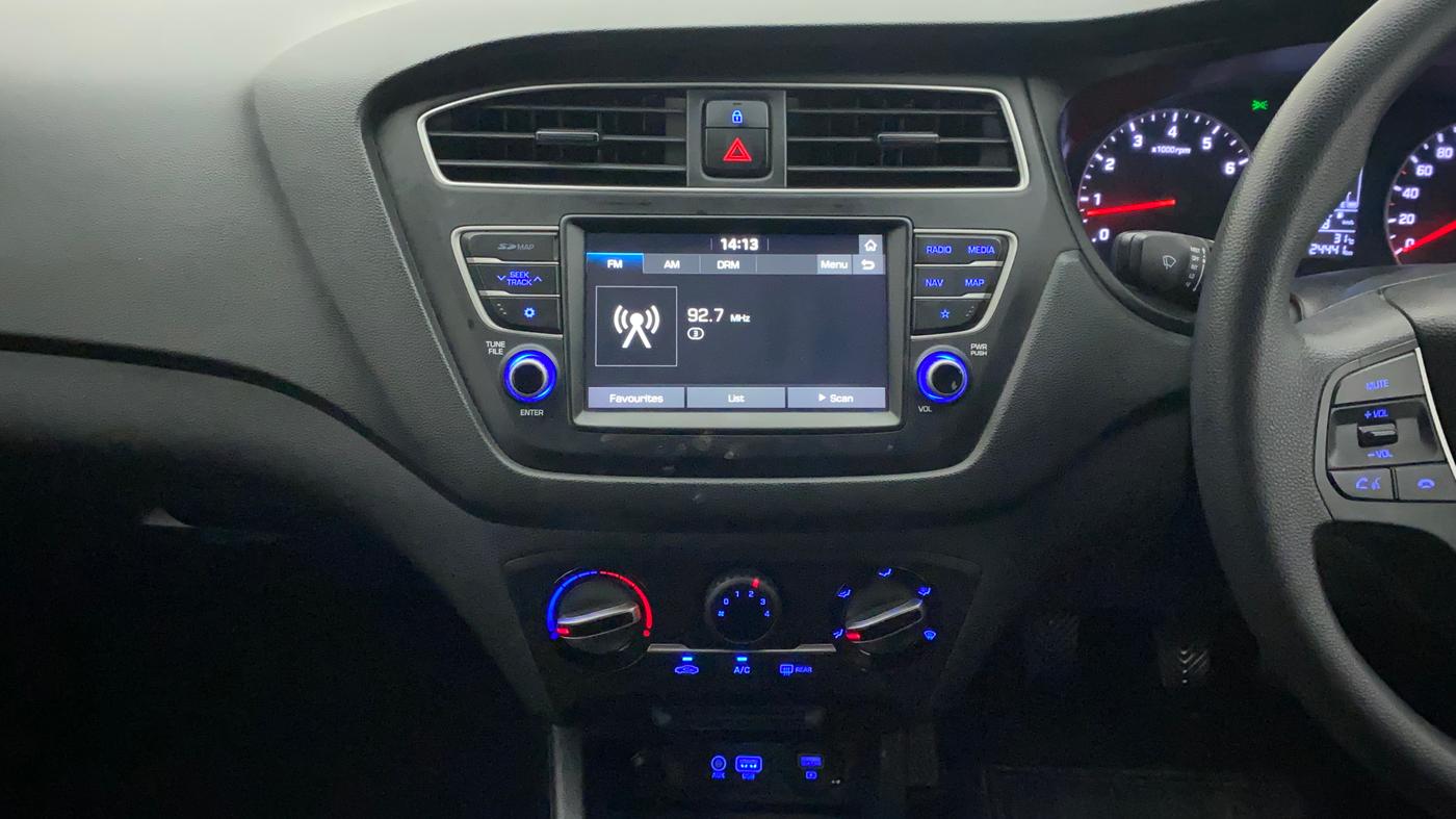 2019 Hyundai Elite i20 SPORTZ PLUS 1.2 DUAL TONE, Petrol, Manual, 24,441 km, Air Conditioner