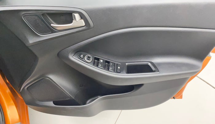 2019 Hyundai Elite i20 SPORTZ PLUS 1.2 DUAL TONE, Petrol, Manual, 24,441 km, Driver Side Door Panels Control