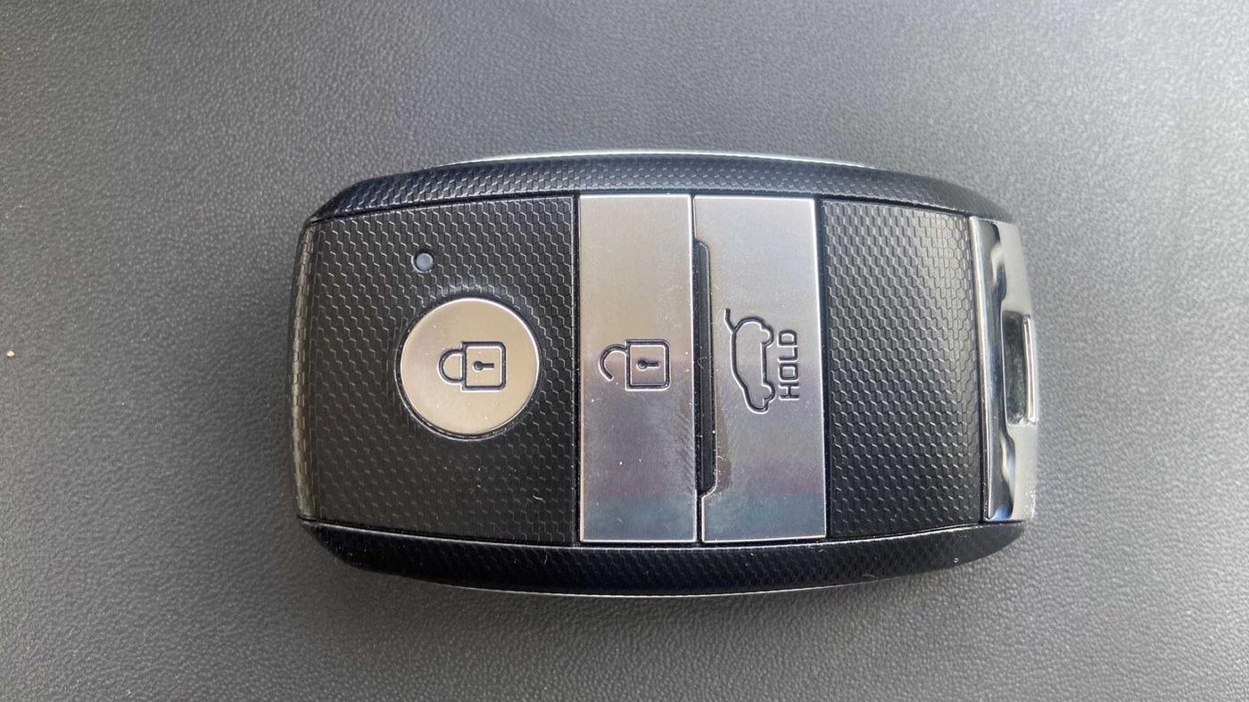 2022 KIA CARENS PRESTIGE PLUS 1.4 PETROL 7 STR, Petrol, Manual, 5,608 km, Key Close Up