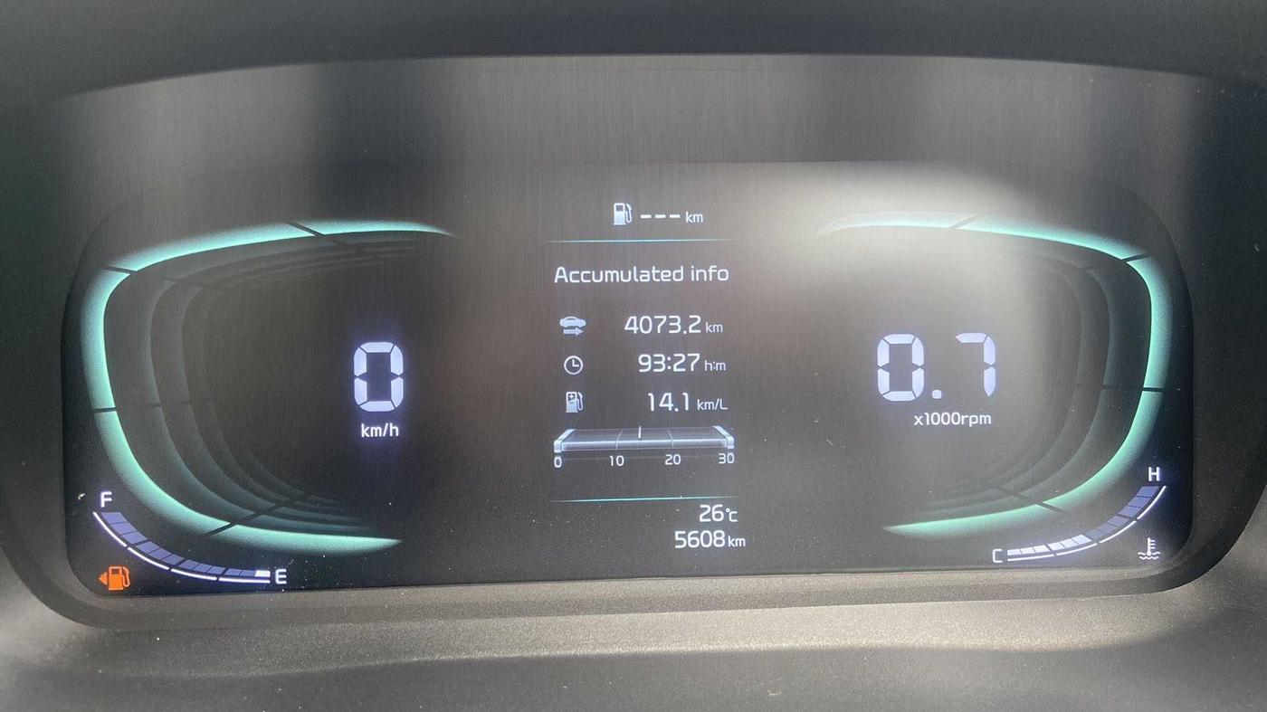 2022 KIA CARENS PRESTIGE PLUS 1.4 PETROL 7 STR, Petrol, Manual, 5,608 km, Odometer Image