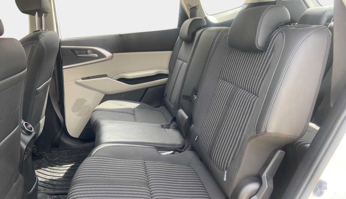 2022 KIA CARENS PRESTIGE PLUS 1.4 PETROL 7 STR, Petrol, Manual, 5,608 km, Right Side Rear Door Cabin