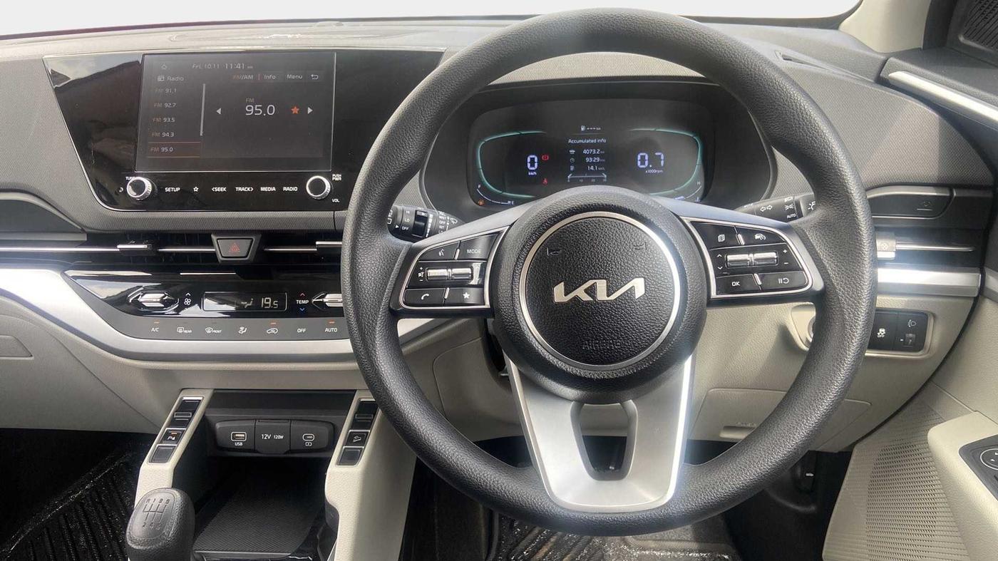 2022 KIA CARENS PRESTIGE PLUS 1.4 PETROL 7 STR, Petrol, Manual, 5,608 km, Steering Wheel Close Up