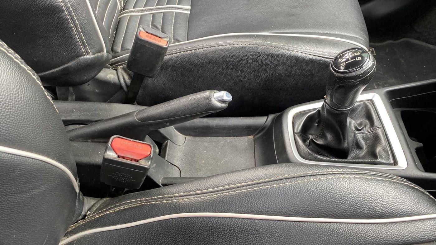 2018 Maruti Swift VXI, Petrol, Manual, 98,576 km, Gear Lever