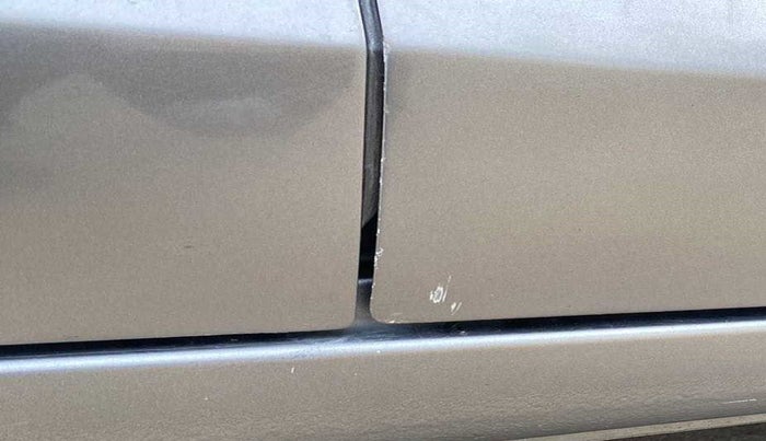 2018 Maruti Swift VXI, Petrol, Manual, 98,576 km, Right running board - Minor scratches