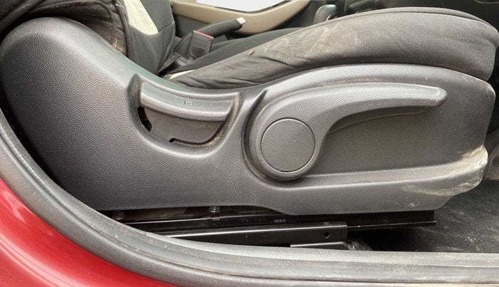 2018 Hyundai Elite i20 ASTA 1.2  CVT, Petrol, Automatic, 20,195 km, Driver Side Adjustment Panel