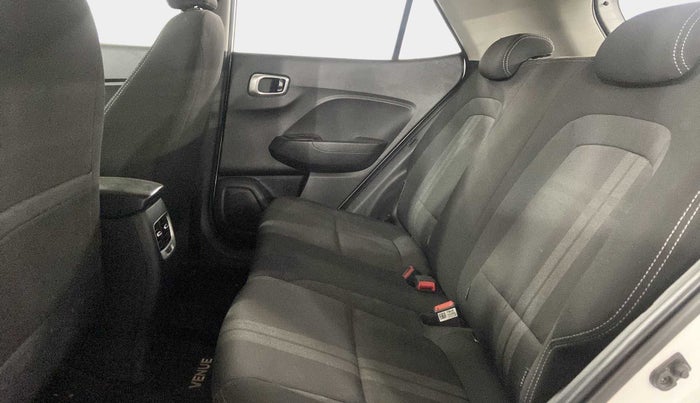 2021 Hyundai VENUE SX 1.0 TURBO IMT, Petrol, Manual, 33,449 km, Right Side Rear Door Cabin