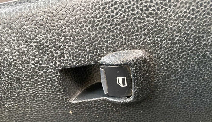 2019 Ford Ecosport TITANIUM 1.5L DIESEL, Diesel, Manual, 43,870 km, Left front window switch / handle - Switch/handle not functional